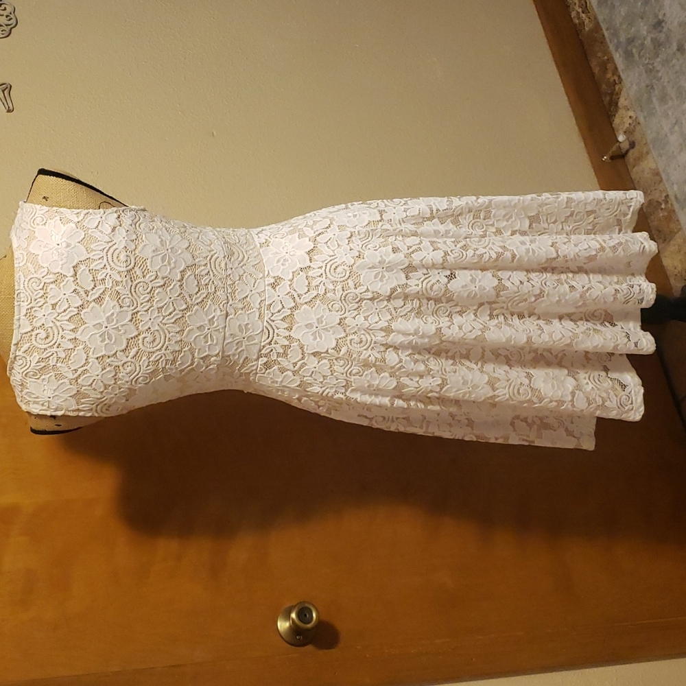 Patty Boutik Lace Dress size M - Picture 6 of 8